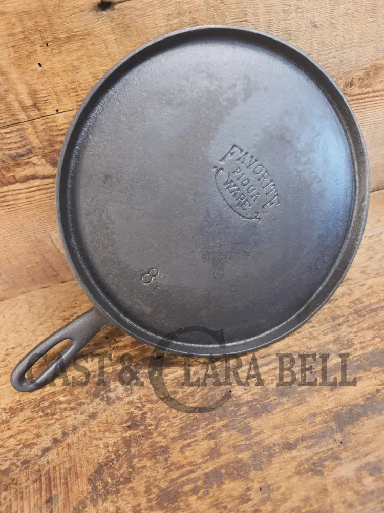 Favorite Piqua Ware #8 Round Cast Iron Griddle with Smiley Logo 8 - Griddle