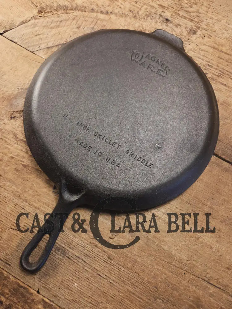 Fully Marked 1940’s Wagner Ware Skillet Griddle. 11 1/4 Inches. Perfect for grilled cheese nachos and more. Awesome