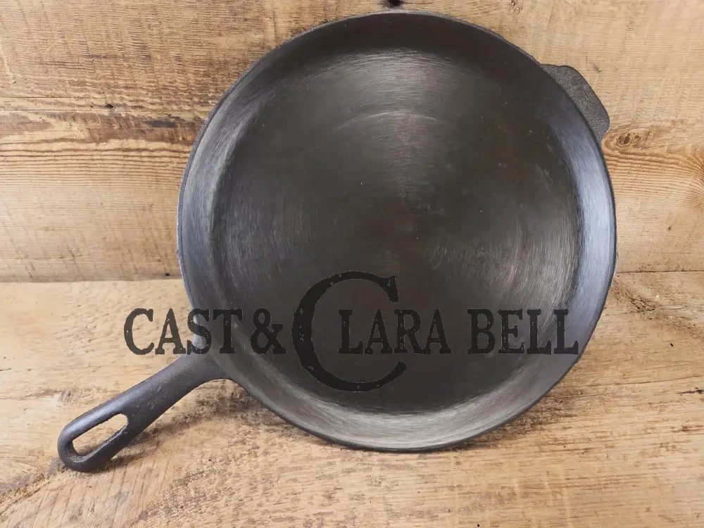 Fully Marked 1940’s Wagner Ware Skillet Griddle. 11 1/4 Inches. Perfect for grilled cheese nachos and more. Awesome