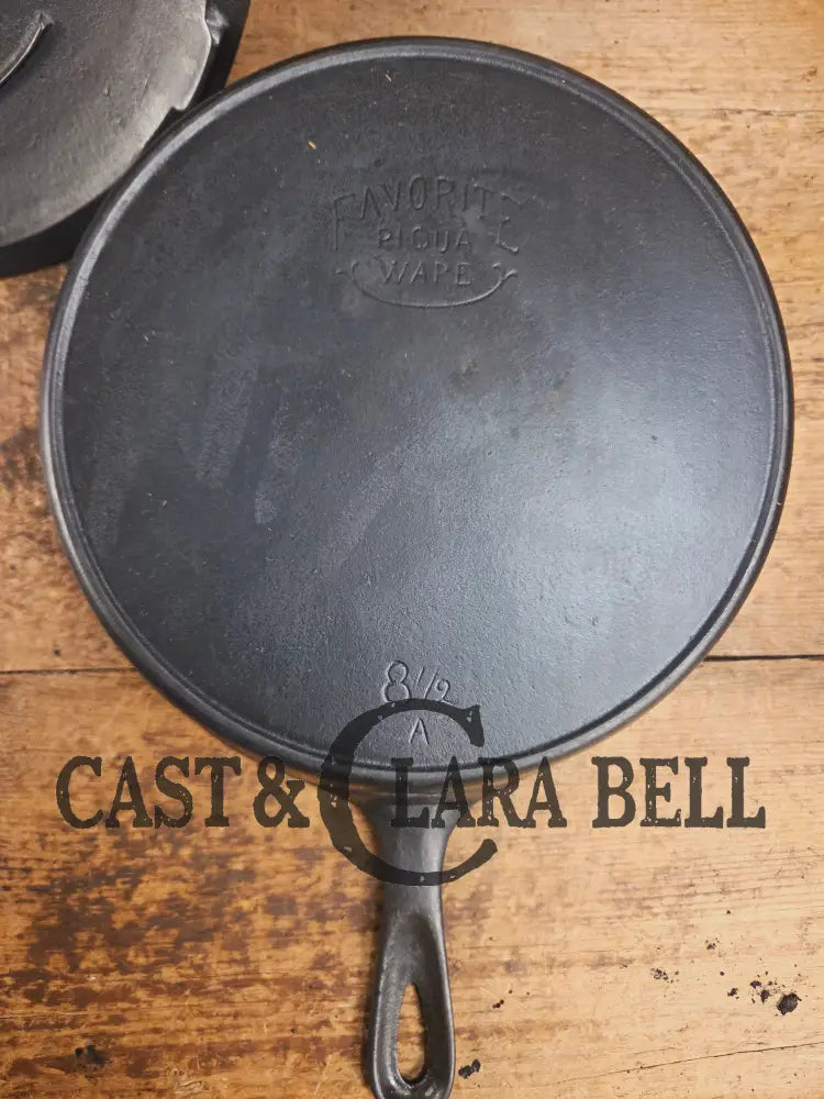 Fully marked Favorite Piqua Ware #8 DEEP Cast Iron Skillet with Heat Ring and Smiley Logo. Great Chicken Fryer! Skillet