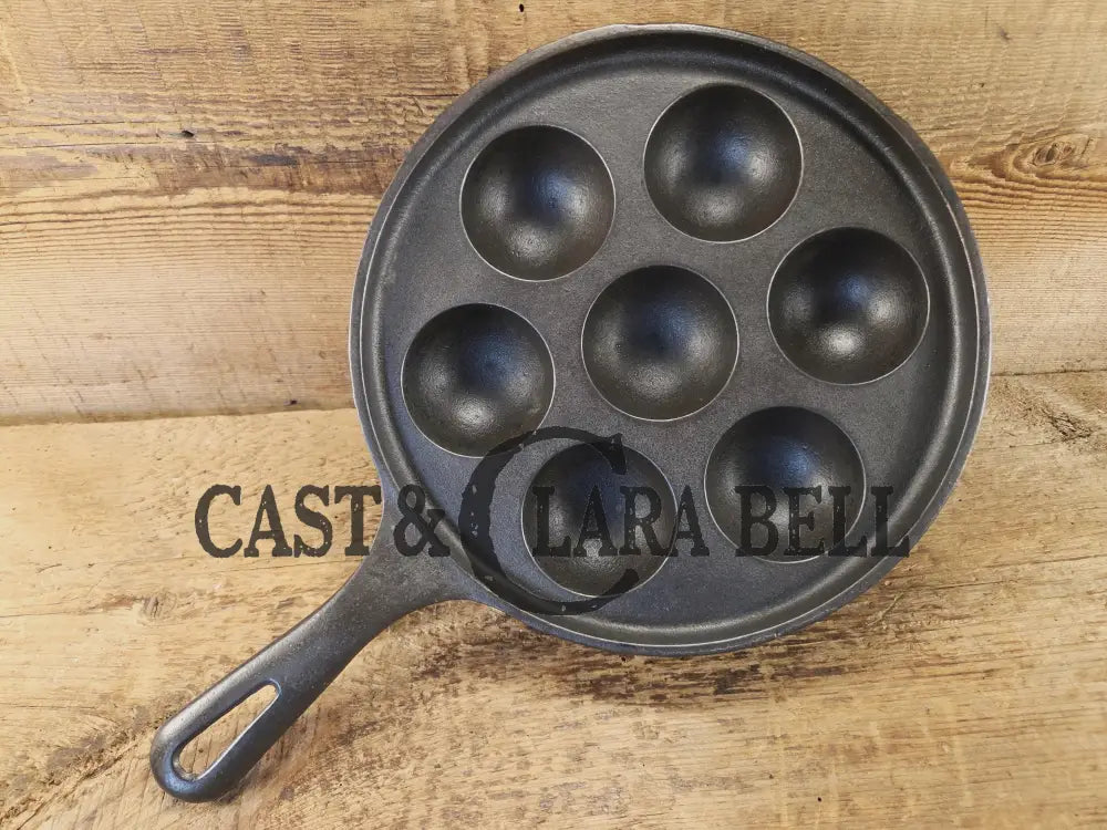 Fun to cook with! 1930’s Griswold No. 32 Aebleskiver 7 cup p/n 962 Variation 7. Great for Poached eggs! Restored Ready
