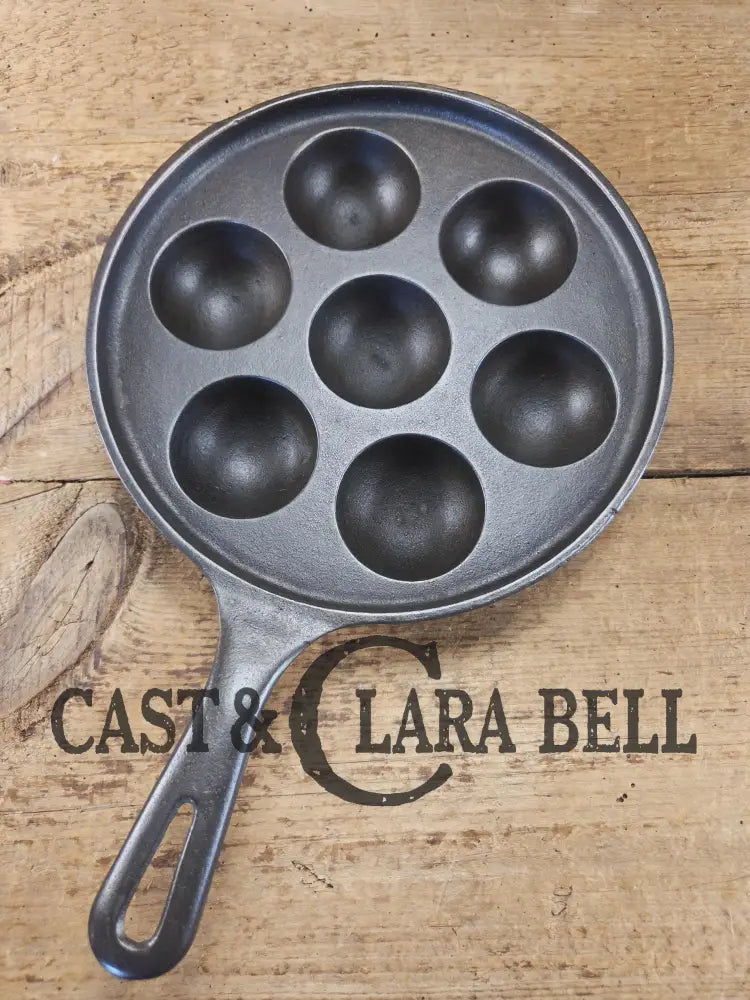 Fun to cook with! 1930’s Griswold No. 32 Aebleskiver 7 cup p/n 962 Variation 7. Great for Poached eggs! Restored Ready