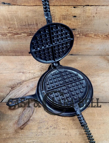 Gorgeous! 1920’S Griswold #8 Waffle Iron 885/886 With Matching Low Base 975. Ready To Make Crispy