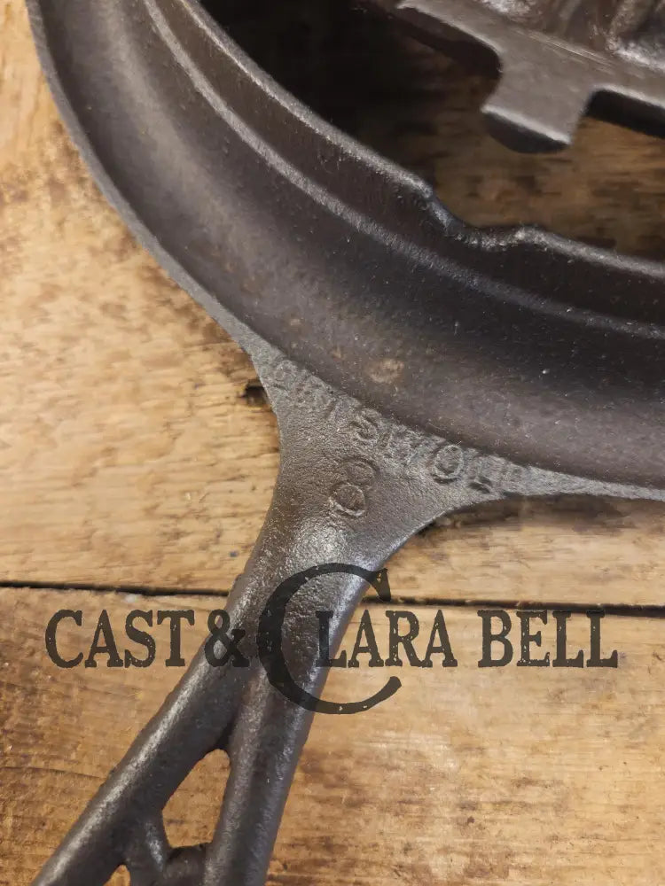 GORGEOUS! 1920’s Griswold #8 Waffle Iron 885/886 with Matching Low Base 975. Ready to make crispy waffles! Waffle Iron