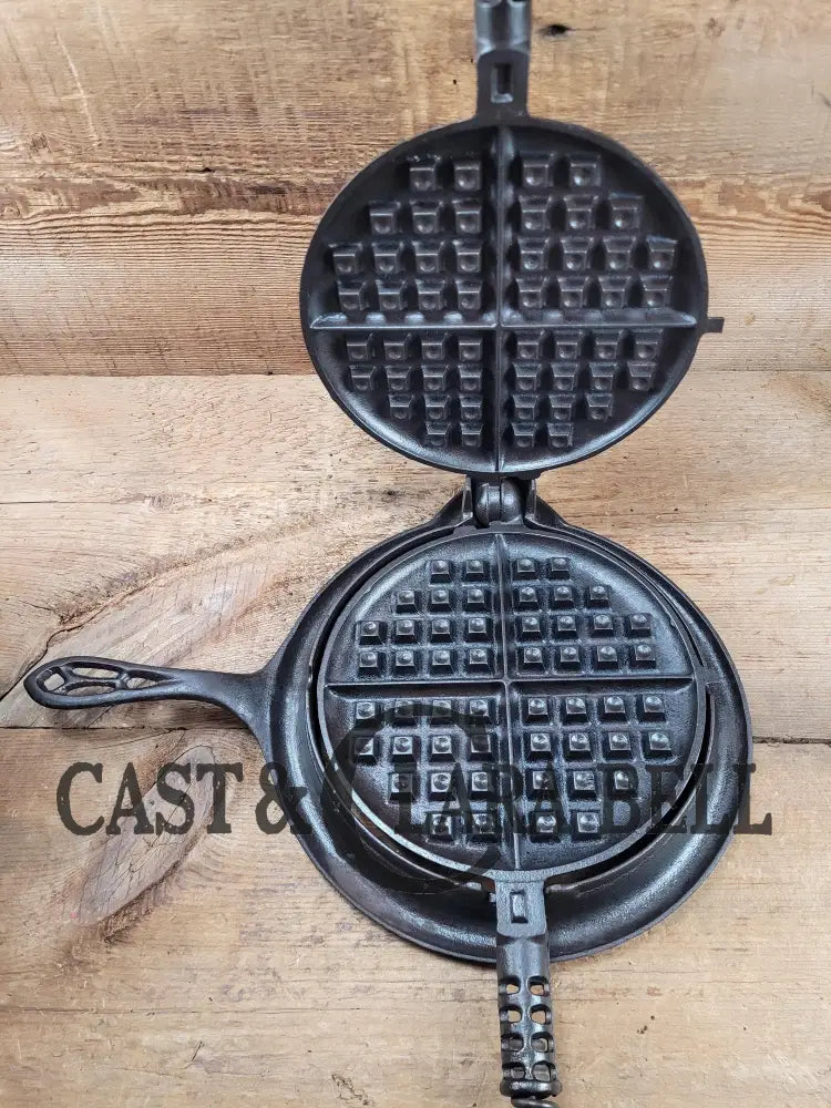 Gorgeous! 1920’S Griswold #8 Waffle Iron 885/886 With Matching Low Base 975. Ready To Make Crispy