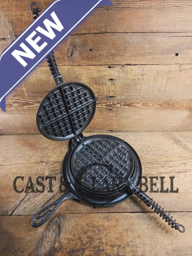 GORGEOUS! 1920’s Griswold #8 Waffle Iron 885/886 with Raised letter Low Base 975. Ready to make crispy waffles! Waffle