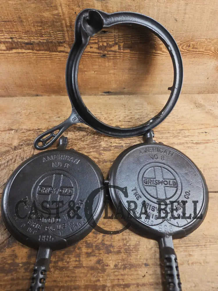 GORGEOUS! 1920’s Griswold #8 Waffle Iron 885/886 with Raised letter Low Base 975. Ready to make crispy waffles! Waffle