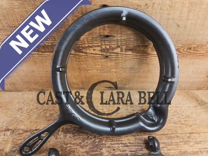 GORGEOUS! 1920’s Griswold #8 Waffle Iron 885/886 with Raised letter Low Base 975. Ready to make crispy waffles! Waffle