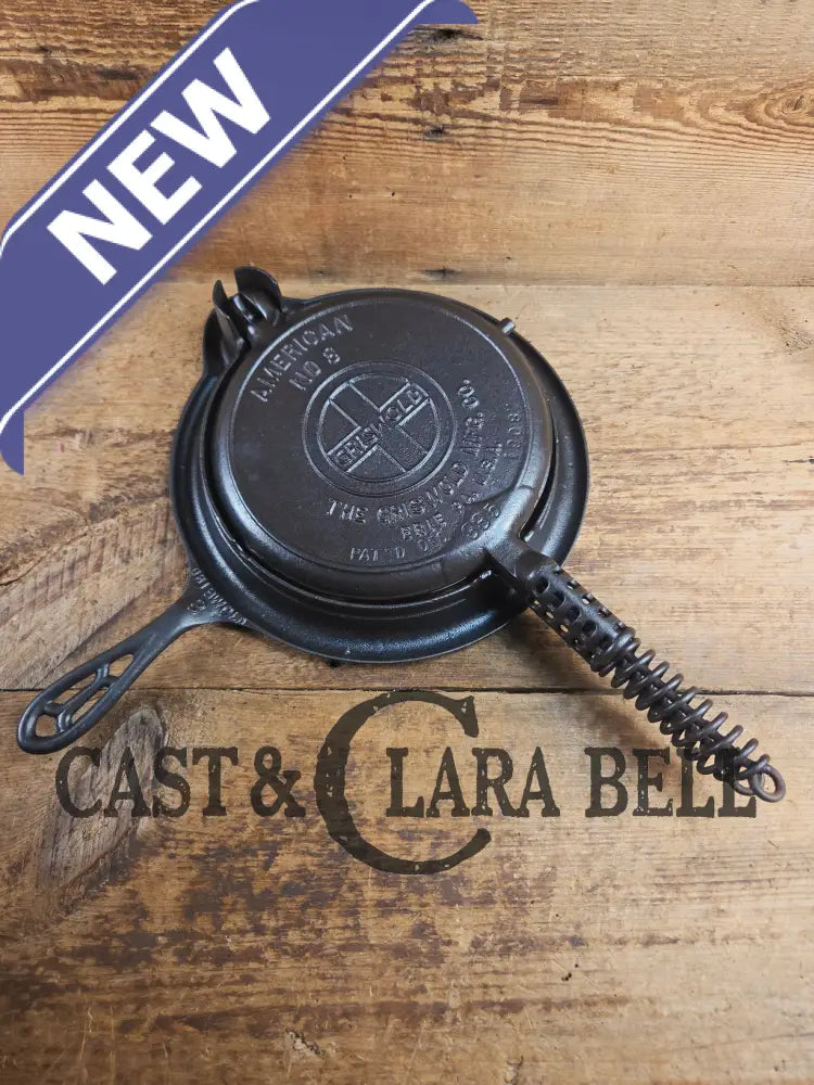 GORGEOUS! 1920’s Griswold #8 Waffle Iron 885/886 with Raised letter Low Base 975. Ready to make crispy waffles! Waffle