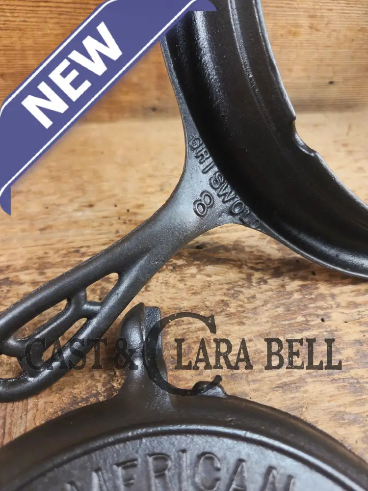 GORGEOUS! 1920’s Griswold #8 Waffle Iron 885/886 with Raised letter Low Base 975. Ready to make crispy waffles! Waffle