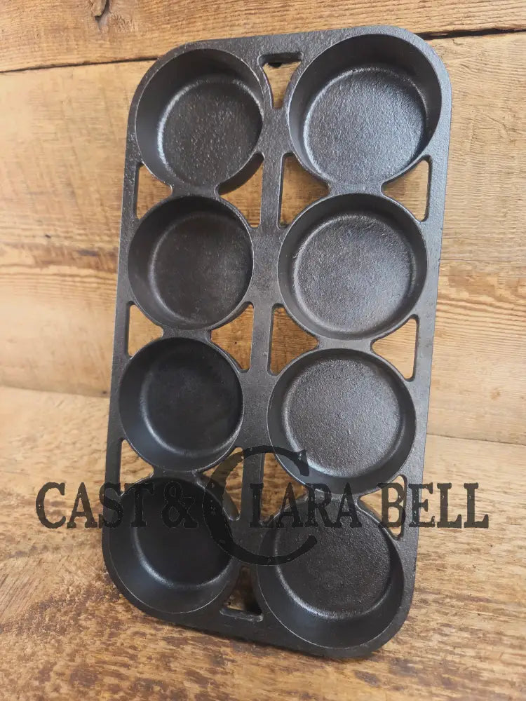 Gorgeous! 1920’s Griswold No. 8 Muffin Pan 8 cup 946. Raised letter underside Variation 1 Rarity 3 Bakeware