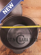 Gorgeous. 1920’s Wagner #9 Dutch Oven round roaster with Turtle Top Style Sawtooth Baster Lid Dutch Ovens Trivets &