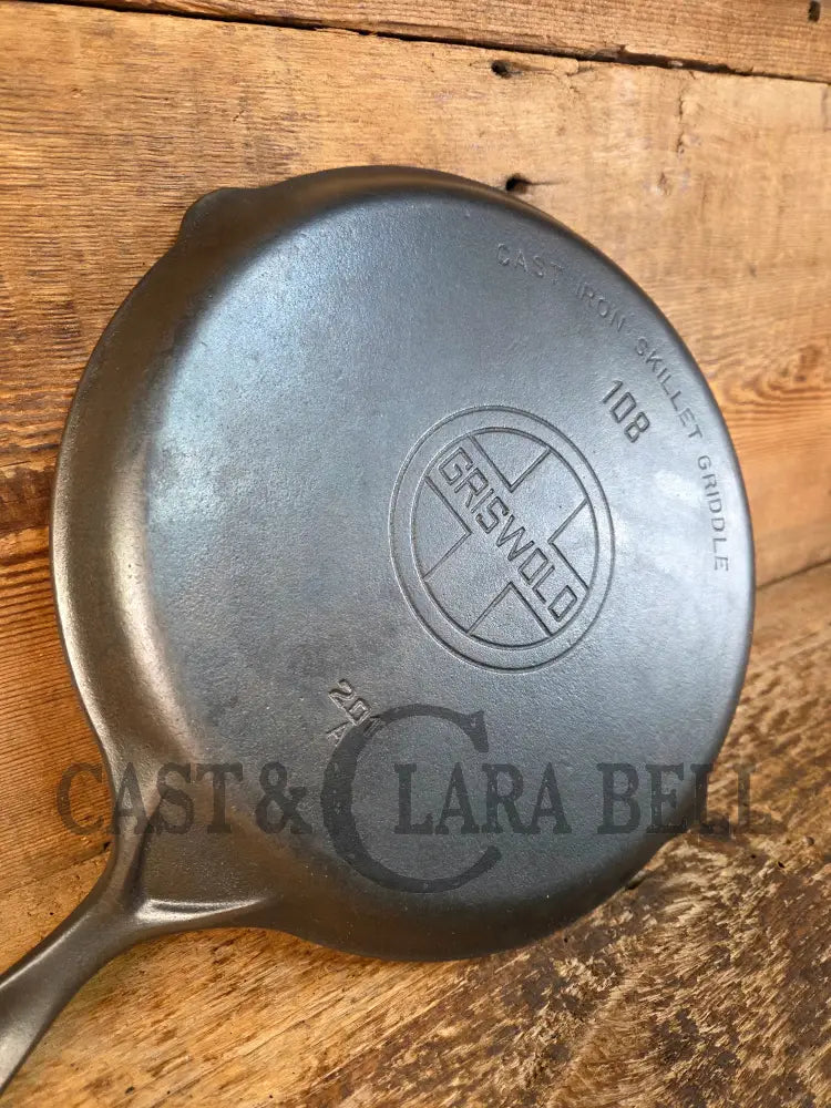 GORGEOUS! 1930’s Griswold #108 Skillet Griddle Large block logo c/n 201. Great for everyday flat iron - Griddle