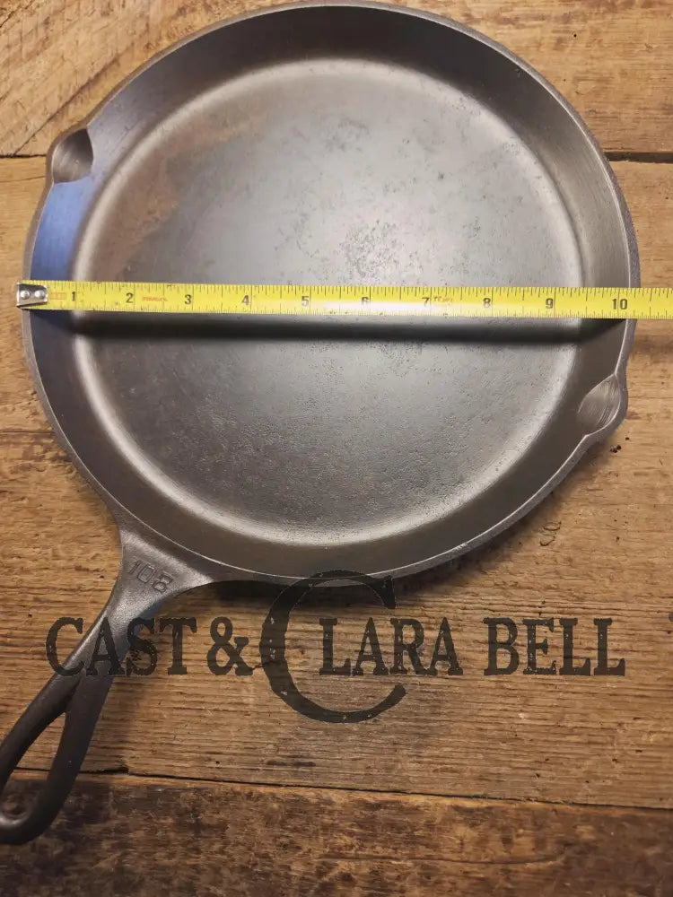 GORGEOUS! 1930’s Griswold #108 Skillet Griddle Large block logo c/n 201. Great for everyday flat iron. Griddle