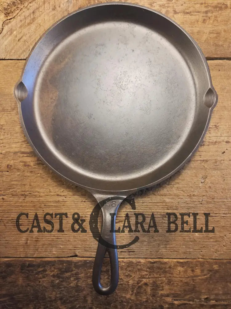 GORGEOUS! 1930’s Griswold #108 Skillet Griddle Large block logo c/n 201. Great for everyday flat iron. Griddle