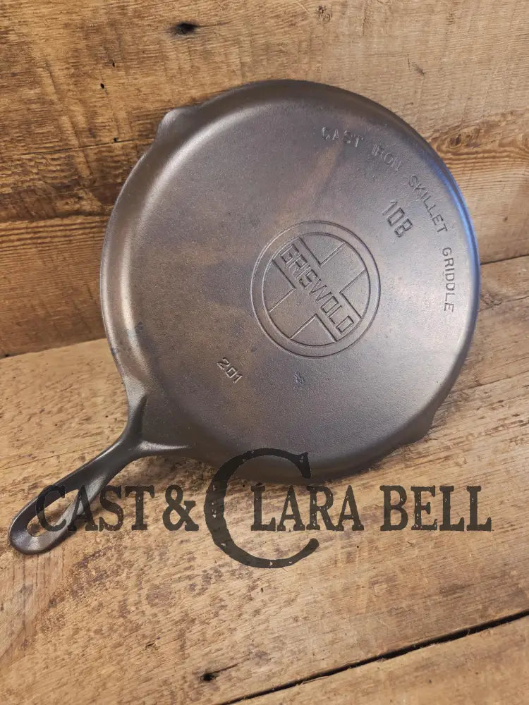 GORGEOUS! 1930’s Griswold #108 Skillet Griddle Large block logo c/n 201. Great for everyday flat iron. Griddle