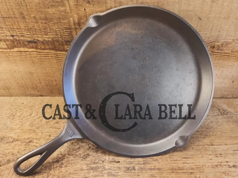 GORGEOUS! 1930’s Griswold #108 Skillet Griddle Large block logo c/n 201. Great for everyday flat iron. Griddle