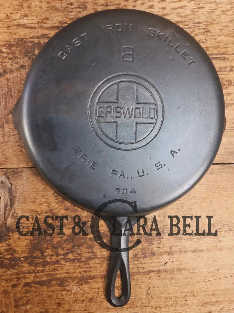 Gorgeous. 1930’s Griswold #8 Cast Iron Skillet with Large Block Logo 704 Skillet