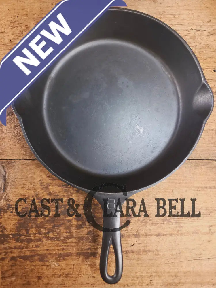 Gorgeous. 1930’s Griswold #8 Cast Iron Skillet with Large Block Logo 704 Skillet