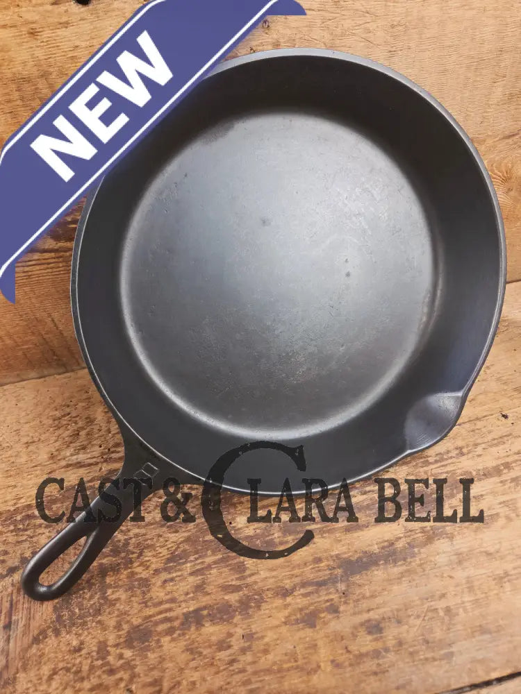 Gorgeous. 1930’s Griswold #8 Cast Iron Skillet with Large Block Logo 704 Skillet