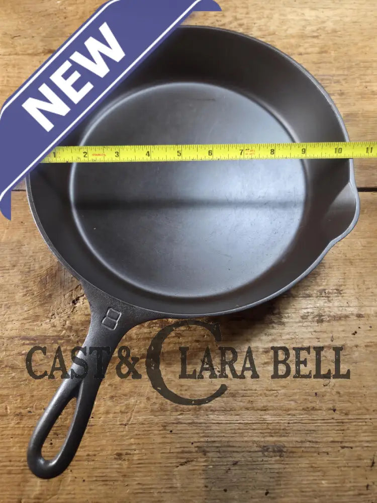Gorgeous. 1930’s Griswold #8 Cast Iron Skillet with Large Block Logo 704 D Skillet