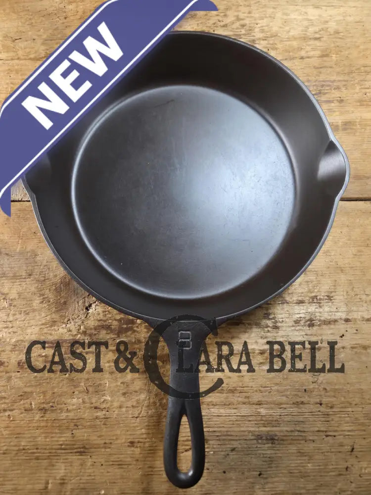 Gorgeous. 1930’s Griswold #8 Cast Iron Skillet with Large Block Logo 704 D Skillet