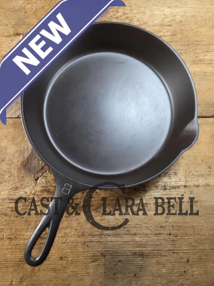 Gorgeous. 1930’s Griswold #8 Cast Iron Skillet with Large Block Logo 704 D Skillet