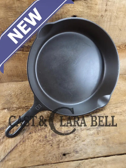 Gorgeous. 1930’s Griswold #8 Cast Iron Skillet with Large Block Logo 704 D Skillet