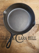 Gorgeous. 1930’s Griswold #8 Cast Iron Skillet with Large Block Logo 704 D Skillet