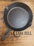 Gorgeous. 1930’s Griswold #8 Cast Iron Skillet with Large Block Logo 704 D Skillet