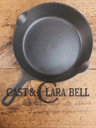 Gorgeous. 1940’s Era Griswold #7 Cast Iron Skillet with Small Block Logo 701 E Skillet