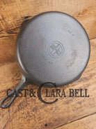 Gorgeous. 1940’s Era Griswold #7 Cast Iron Skillet with Small Block Logo 701 E Skillet