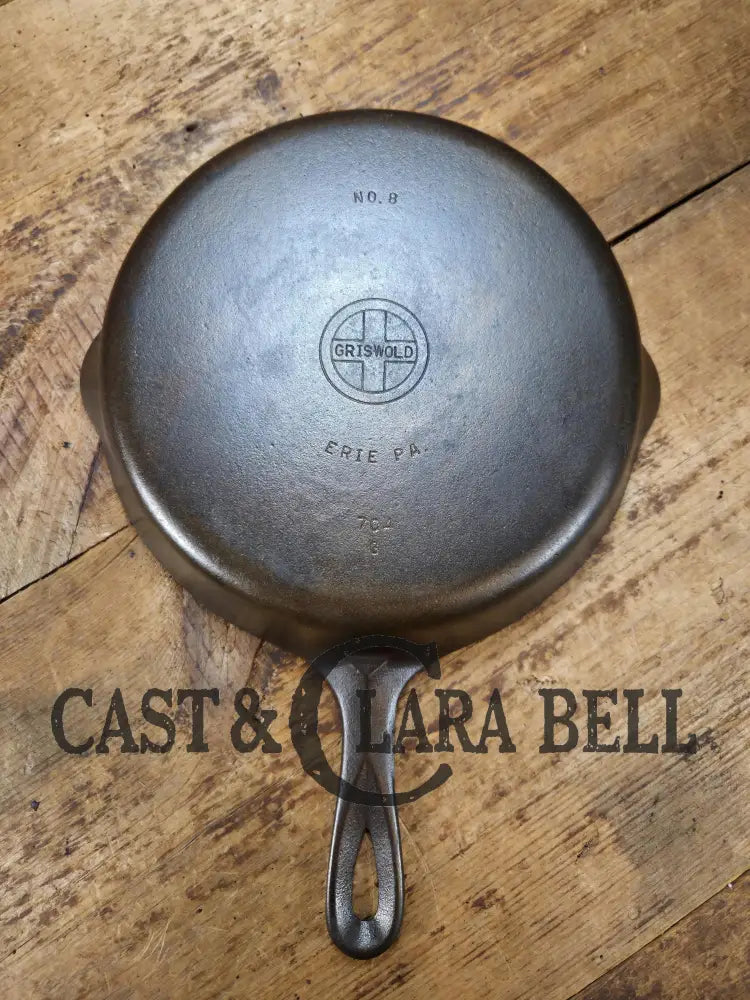 Gorgeous. 1940’s Griswold No. 8 Cast Iron Skillet with Small Block Logo 704 G SC24 Skillet