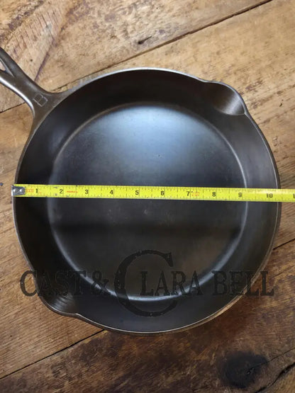 Gorgeous. 1940’s Griswold No. 8 Cast Iron Skillet with Small Block Logo 704 G SC24 Skillet