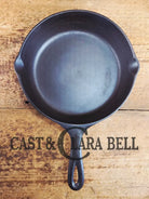 Gorgeous 1940’s Lodge #6 Skillet with 3-Notch Heat Ring. Perfect for the whole family perfect for sauté and sides