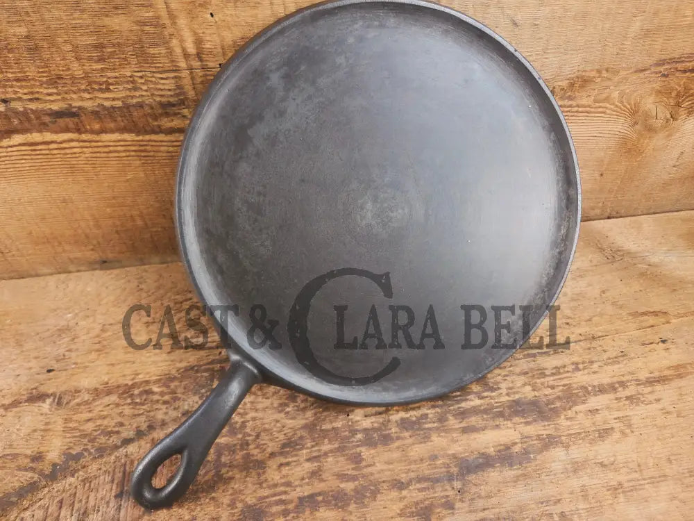 Gorgeous and not often seen #9 Puritan round griddle by Griswold. Perfect for everyday pancakes grilled cheese or oven