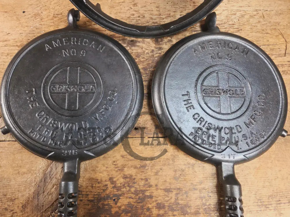 Gorgeous and the biggest made! Hard to Find 1930’s Griswold #9! waffle iron with short base. 316/317 Paddles matching