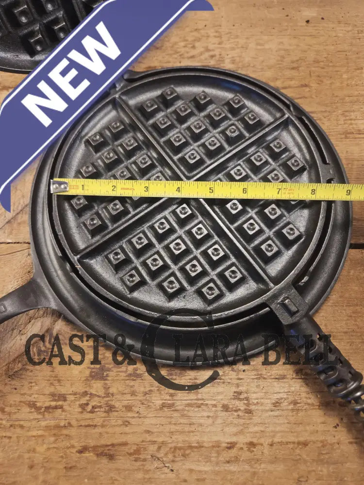 Gorgeous and the biggest made! Hard to Find 1930’s Griswold #9! waffle iron with short base. 316/317 Paddles matching