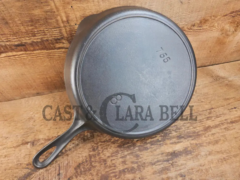 Gorgeous and unique! 1930’s era Griswold #8 Cast Iron Skillet with Heat Ring 755. Similar to the Victor design. Great