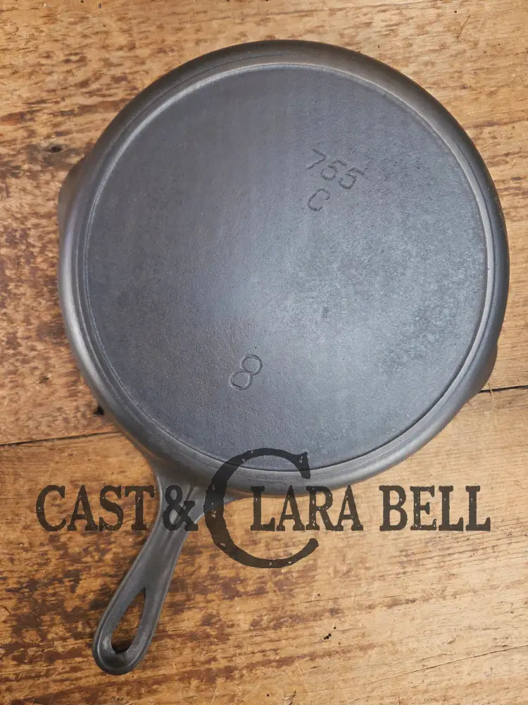 Gorgeous and unique! 1930’s era Griswold #8 Cast Iron Skillet with Heat Ring 755. Similar to the Victor design. Great