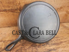 Gorgeous. Classic 1910’s Lodge #7 Cast Iron Skillet Three Notch. Light sleek and ready to cook with! Skillet