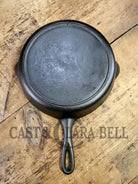 Gorgeous. Classic 1910’s Lodge Raised #7 Heat Ring Single Notch. Light sleek and ready to cook with!