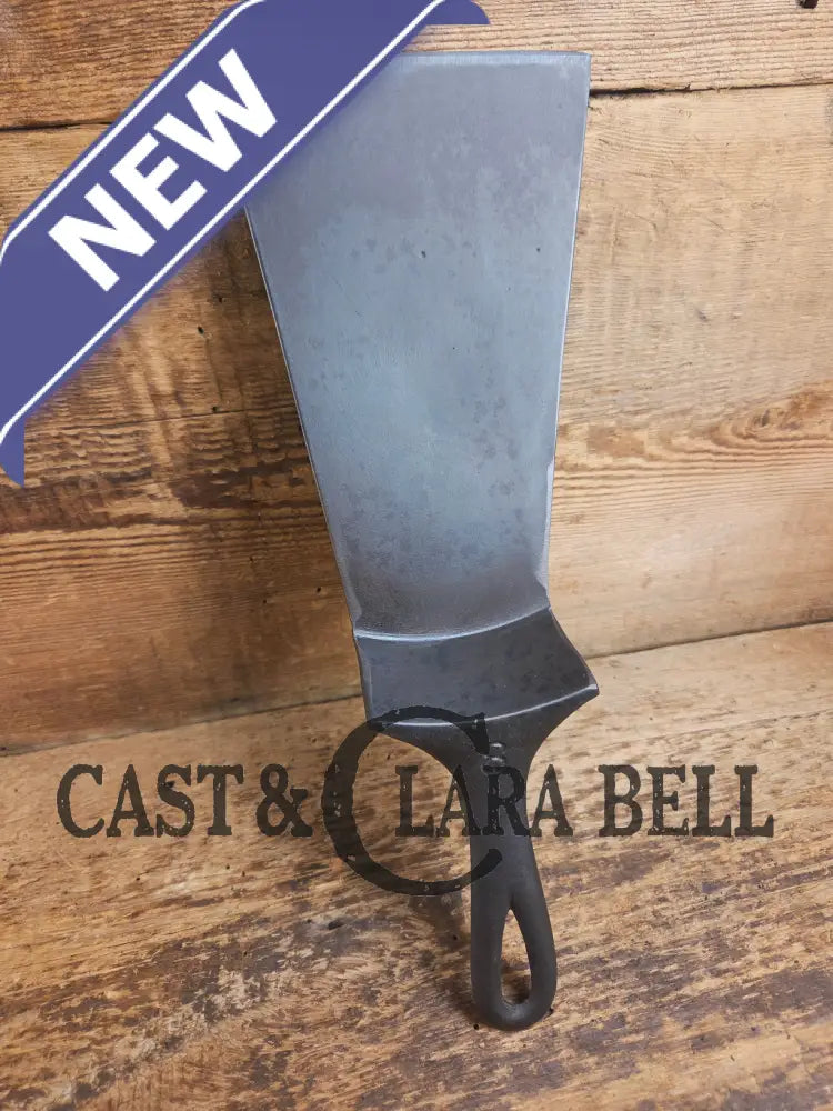 Gorgeous custom made Wagner Cast Iron Skillet Spatula. From a ’Double Logo’ Wagner / National Skillet. AMAZING