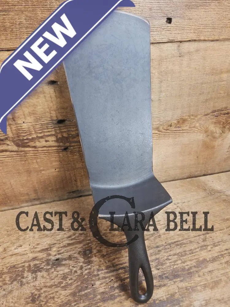 Gorgeous custom made Wagner Cast Iron Skillet Spatula. From an 1800’s ’Arc Straight’ Wagner Skillet. AMAZING