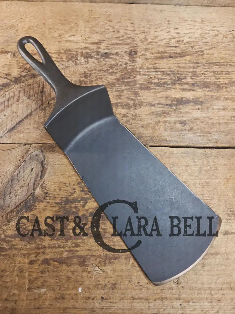 Gorgeous custom made Wagner Cast Iron Skillet Spatula. From an 1800’s ’Arc Straight’ Wagner Skillet. AMAZING