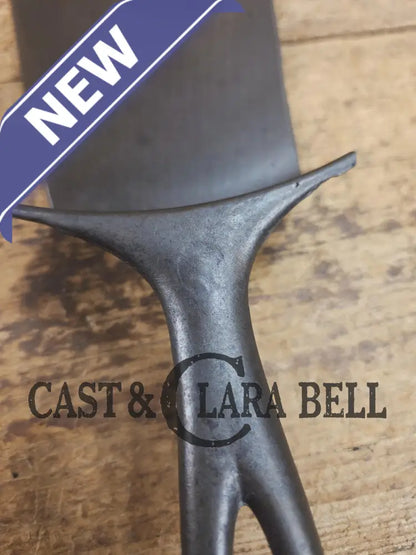 Gorgeous custom made Wagner Cast Iron Skillet Spatula. From an 1800’s ’Double arc’ Wagner Skillet. AMAZING craftmanship