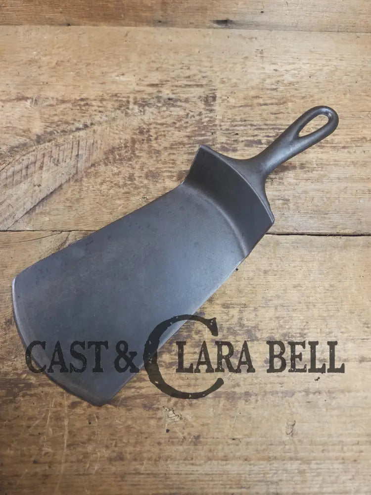 Gorgeous custom made Wagner Cast Iron Skillet Spatula. From an 1800’s ’Double arc’ Wagner Skillet. AMAZING craftmanship
