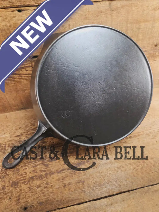 GORGEOUS! Early 1900’s Era #9 Wapak straight block bacon skillet. One of a kind piece for your gourmet kitchen! Skillet