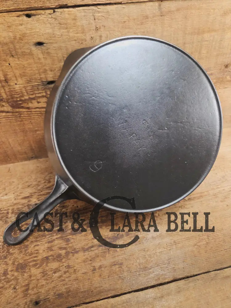 GORGEOUS! Early 1900’s Era #9 Wapak straight block bacon skillet. One of a kind piece for your gourmet kitchen! Skillet