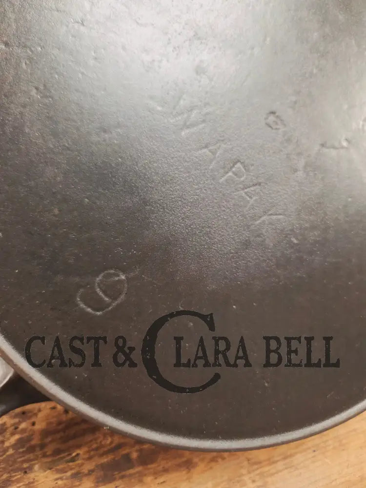 GORGEOUS! Early 1900’s Era #9 Wapak straight block bacon skillet. One of a kind piece for your gourmet kitchen! Skillet